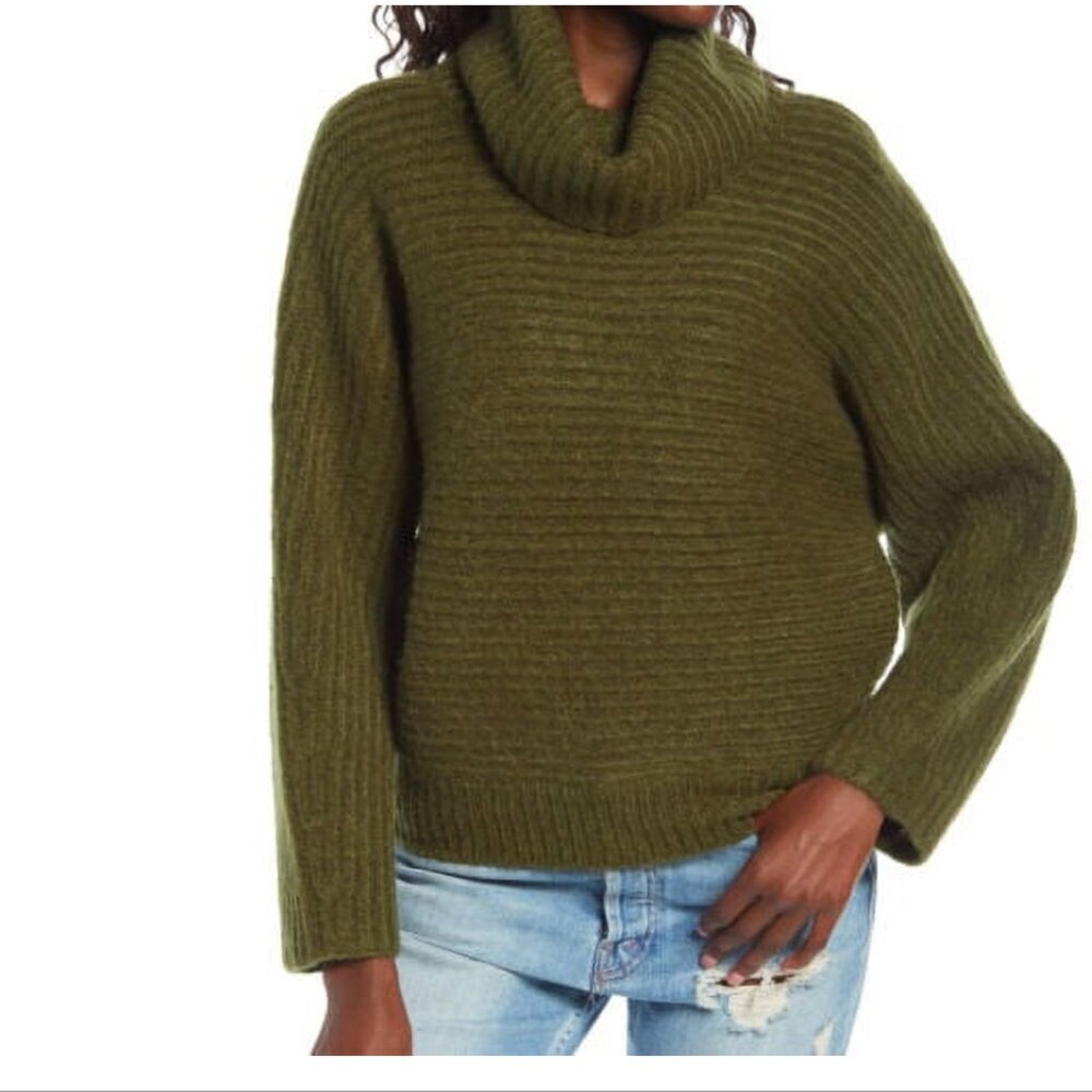 Leith Women's Ribbed Long Sleeve Turtleneck Sweater Pullover Green Size M NWT